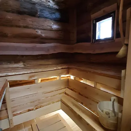 Raistiko Sauna / Raistiko Saunamaja * Punakula