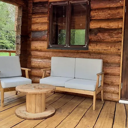 Raistiko Sauna / Raistiko Saunamaja Punakula