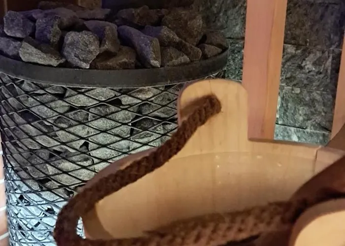 Raistiko Sauna / Raistiko Saunamaja *