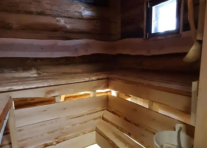 Raistiko Sauna / Raistiko Saunamaja * Punakula